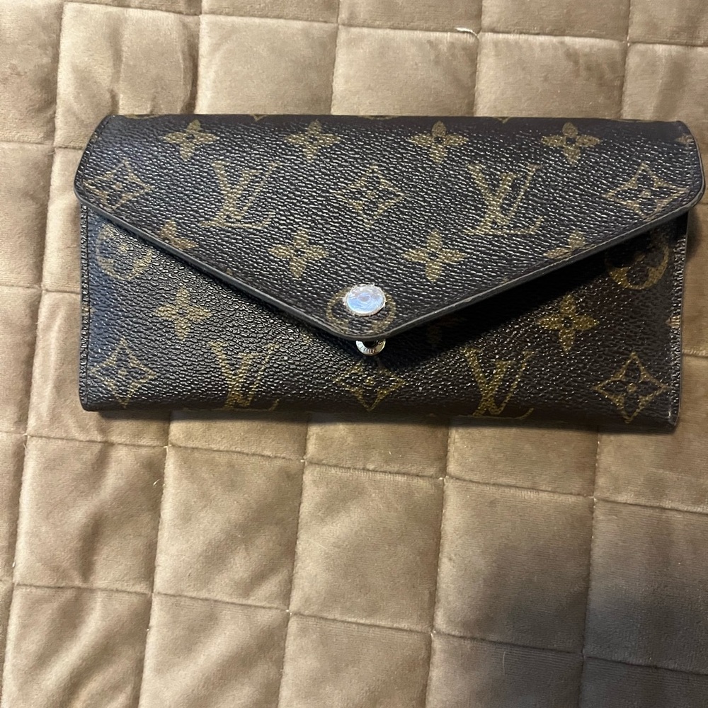 COPY - Authentic used Louis Vuitton wallet.